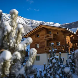 Les Fleurs Bleues Hotel apartamentowy Livigno